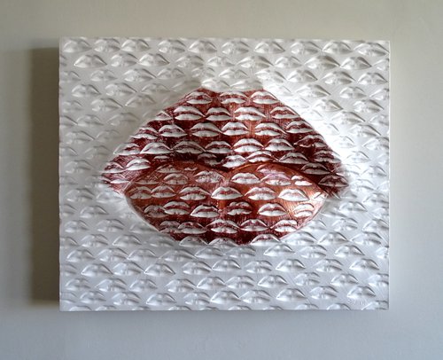 Bronze lips by Zsolt Pinter