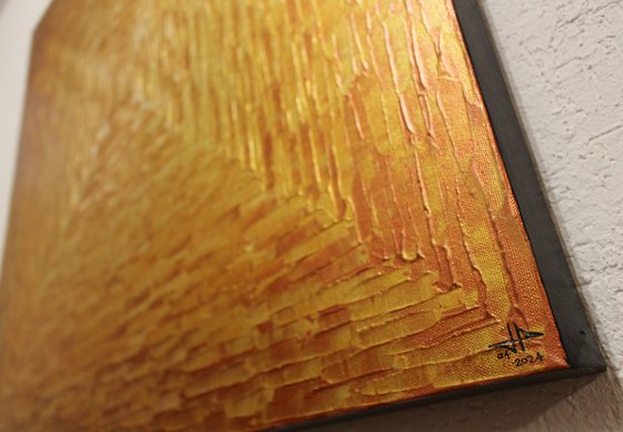 Large square pearly gold gradient