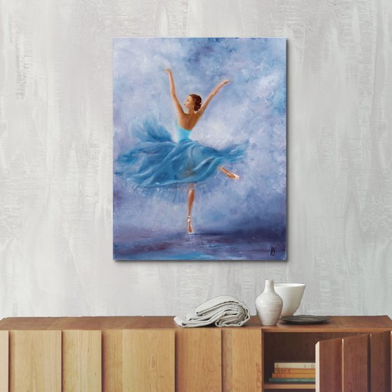 Dancer in turquoise