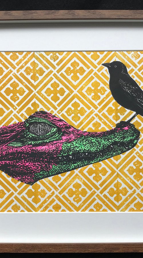 Colourful Alligator and black bird by Greg Linocuts