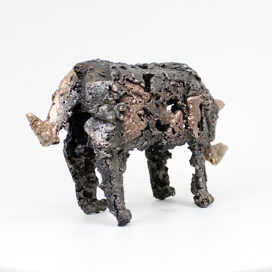 Rhinoceros 8-22 - Metal animal sculpture - bronze and steel lace