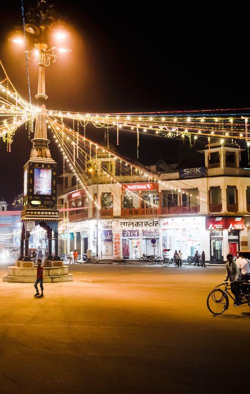 Streets of Jaipur by Tom Hanslien