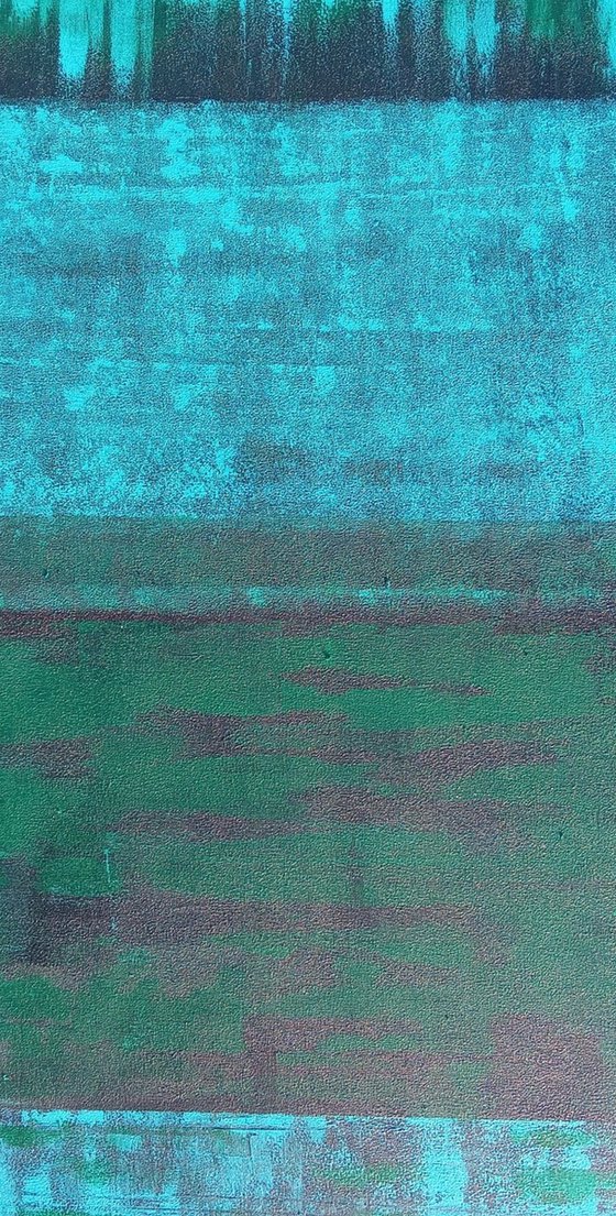 A warm dark green scarf