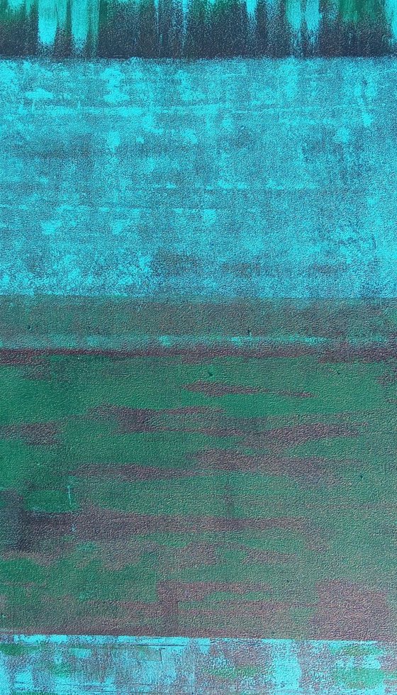 A warm dark green scarf