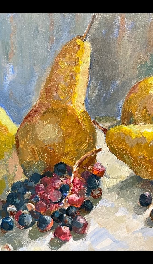 Pears, apples, grapes by Roman Sergienko