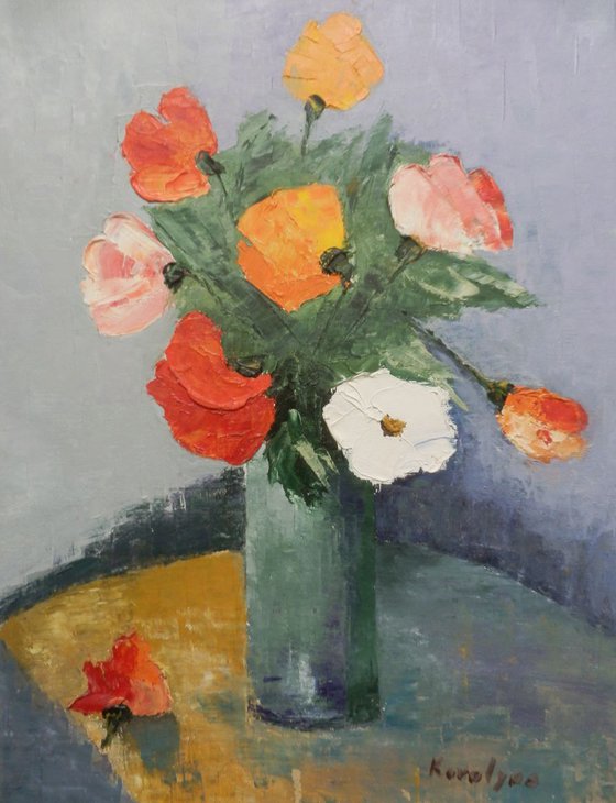 Vase with roses