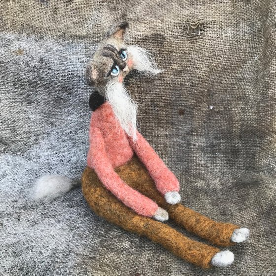 Grenadine, felted wool cat