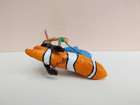 Clown fish rider