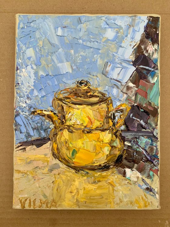 Yellow teapot