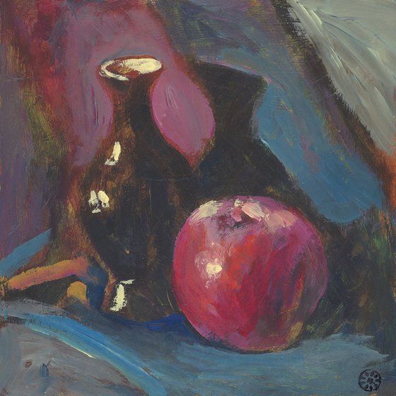 Vase And Apple