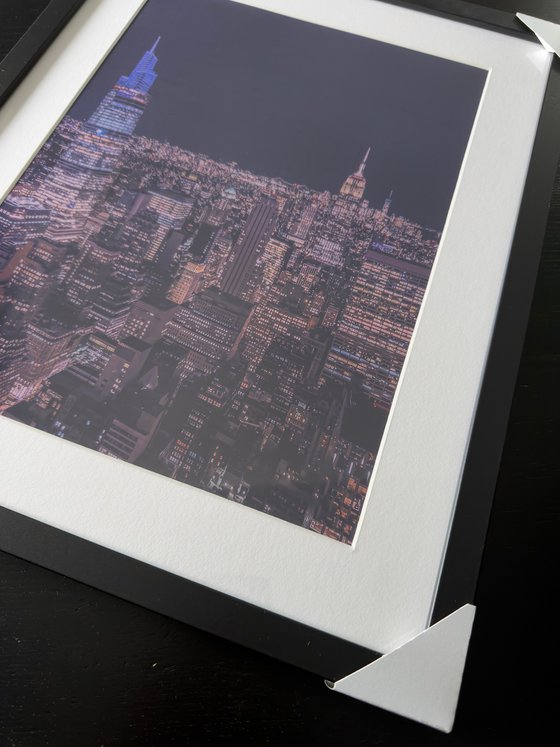 THE NIGHT IN MANHATTAN