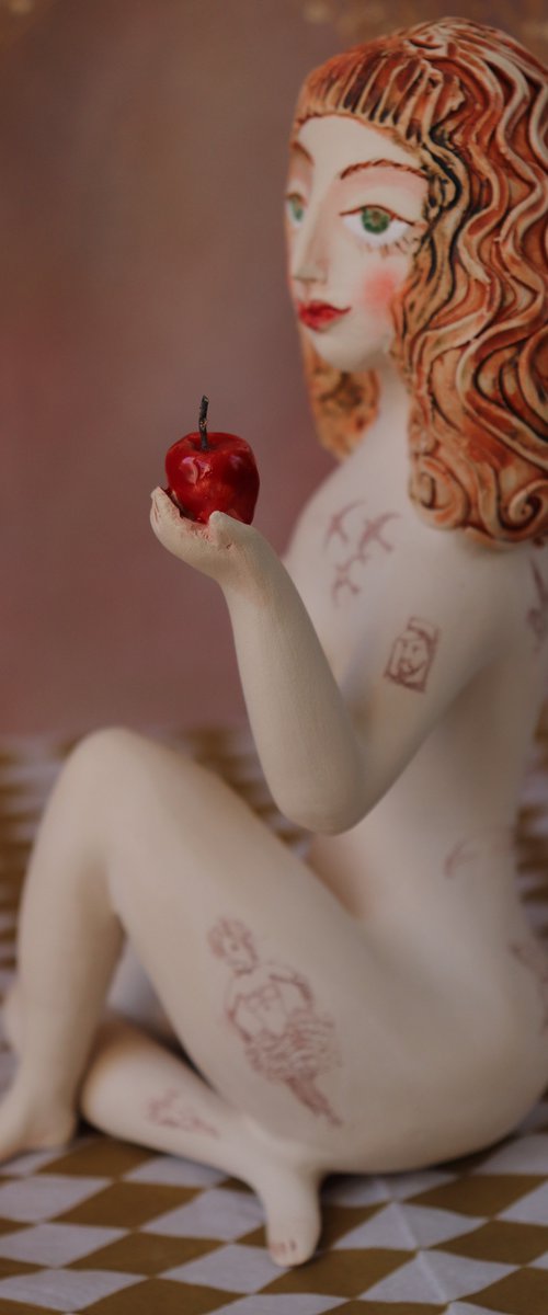 Temptation. Sculpture by Elya Yalonetski by Elya Yalonetski