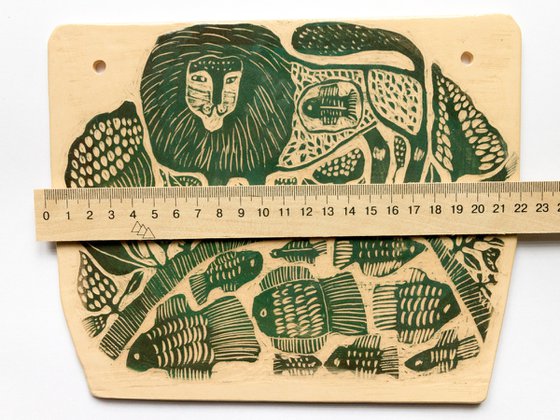 Ceramic panel Lion and fish 22 x 18 cm