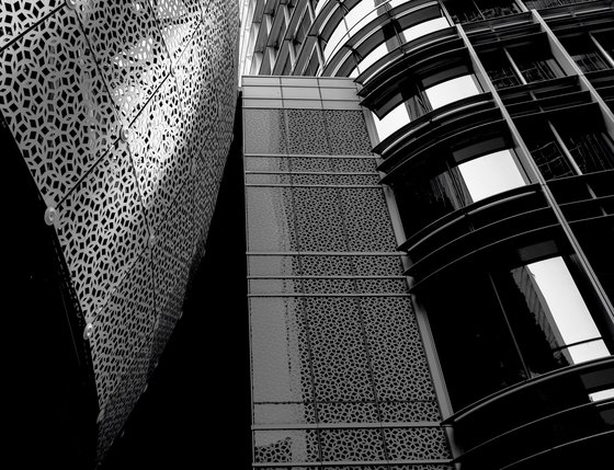 Corners in the Round