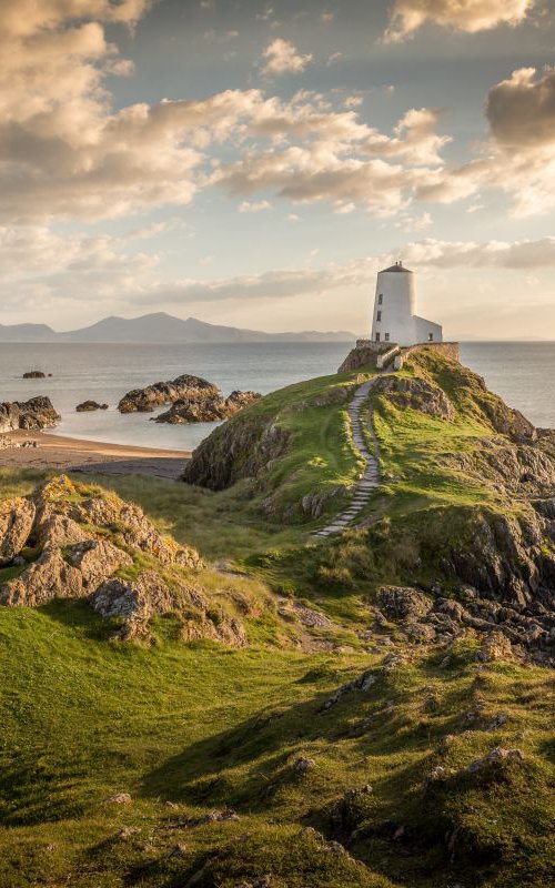Twr Mawr Lighthouse by Kevin Standage