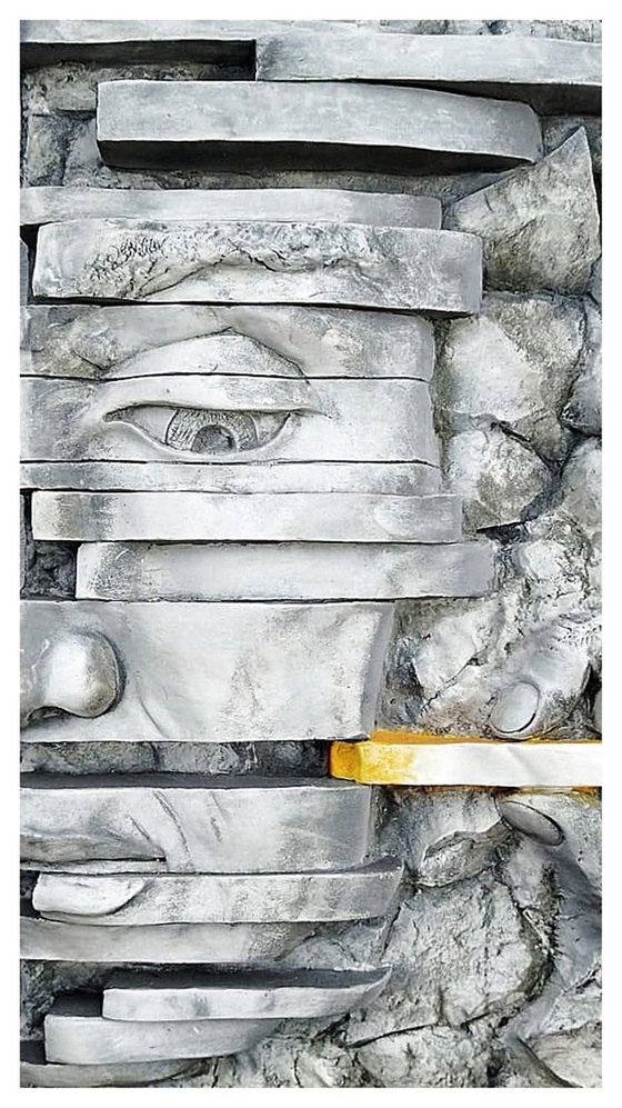 Bas-relief  US  Sculpture  Size: 39.4 W x 19.7 H x 2.7 D in  100x50x4cm