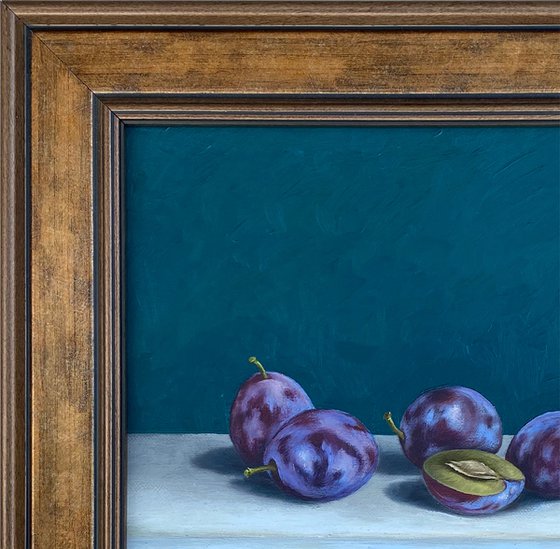 Still life plums (25x25cm, oil painting, ready to hang)