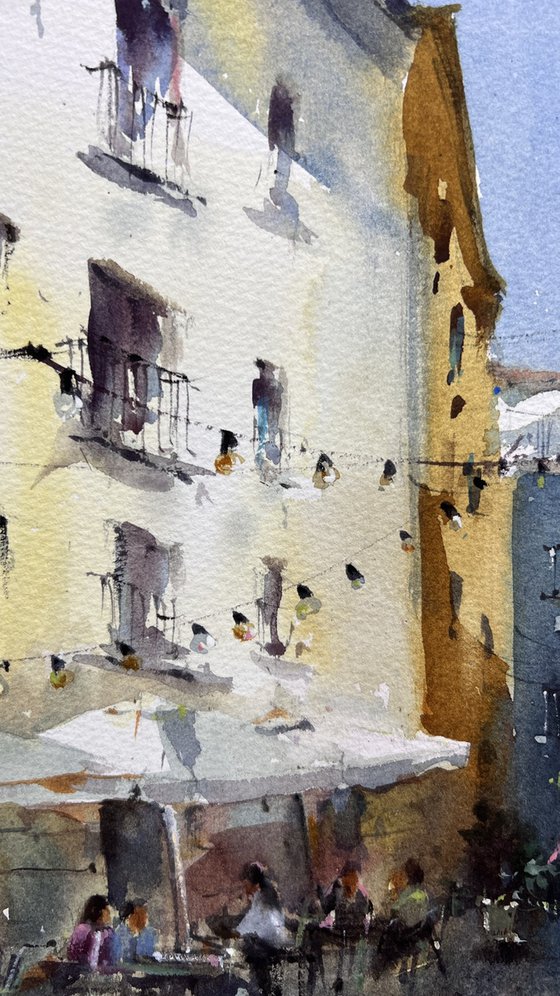 Sunlit Valencia Alley