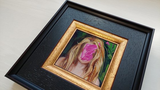 Faceless portrait framed art original mini oil painting, Women oil illustration framed artwork, Girl portrait small frame art