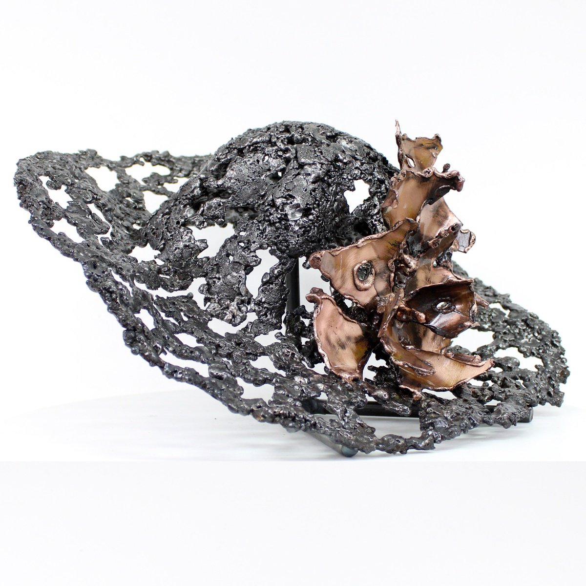 Hat sculpture - Cap artwork in bronze and steel lace by Philippe Buil