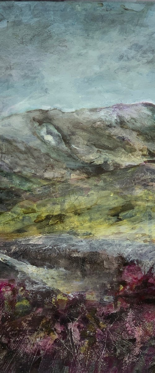 Distant Mountain by Suzsi Corio