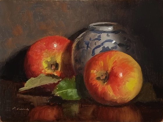 2 Apples and a Vase