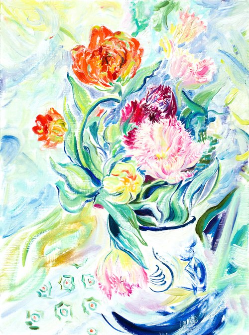 Tulips in a vase by Daria Galinski