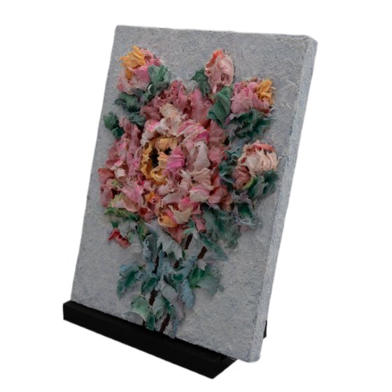 Sculptural Floral Bloom