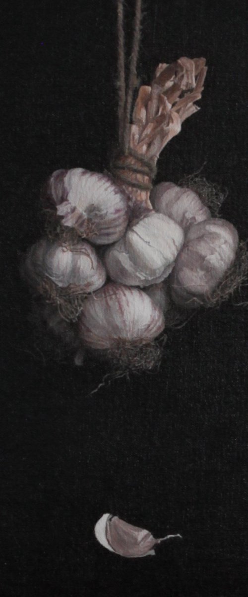 Garlic bundle by Iryna Dolzhanska