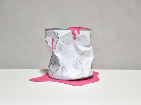 Le vieux pot de peinture rose