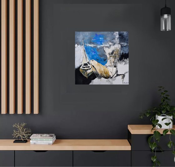 An anchor and a dreaming girl