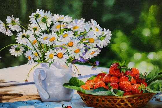 summer strawberry and daisy