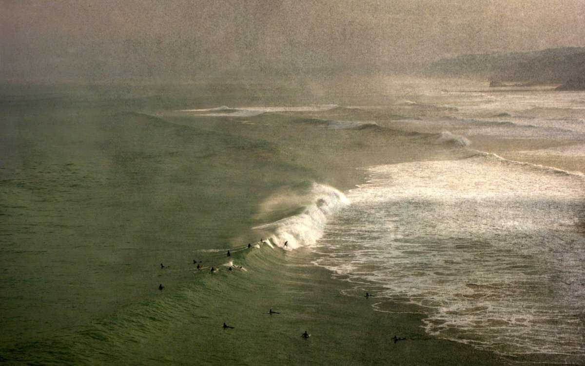 Surf a Biarritz............... by Philippe berthier