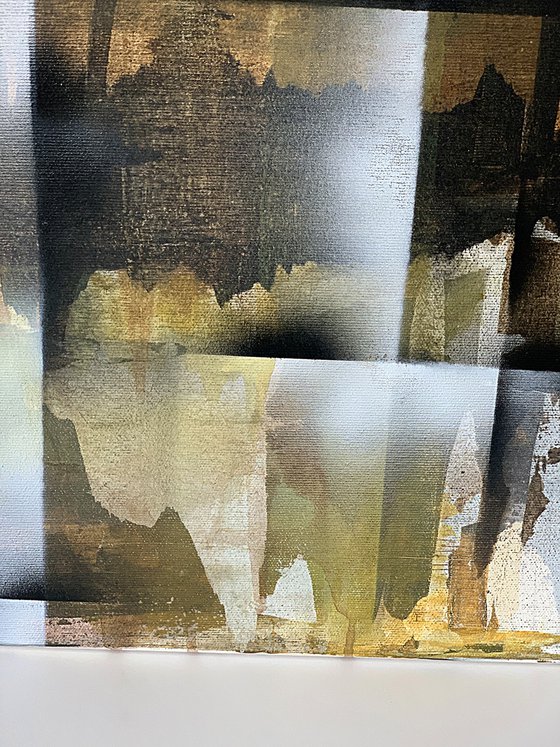 Golden ochre Intersection