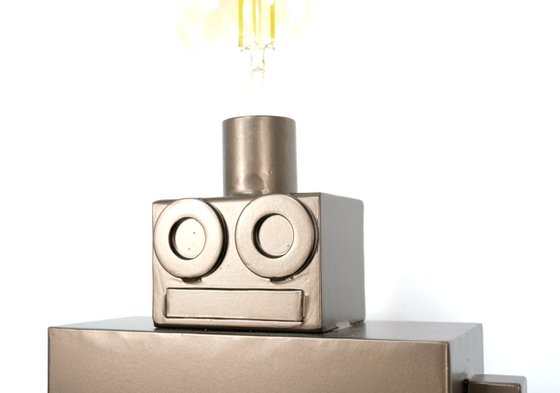 ROBOOK BRONZE BULB N1