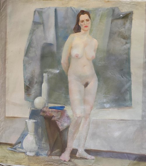 Nude on gray by Dmitrii Ermolov