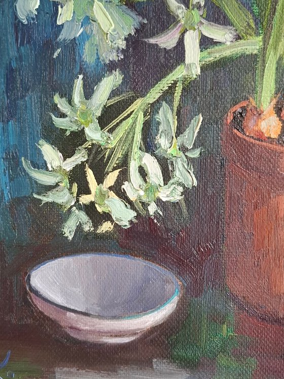 Teapot with primroses