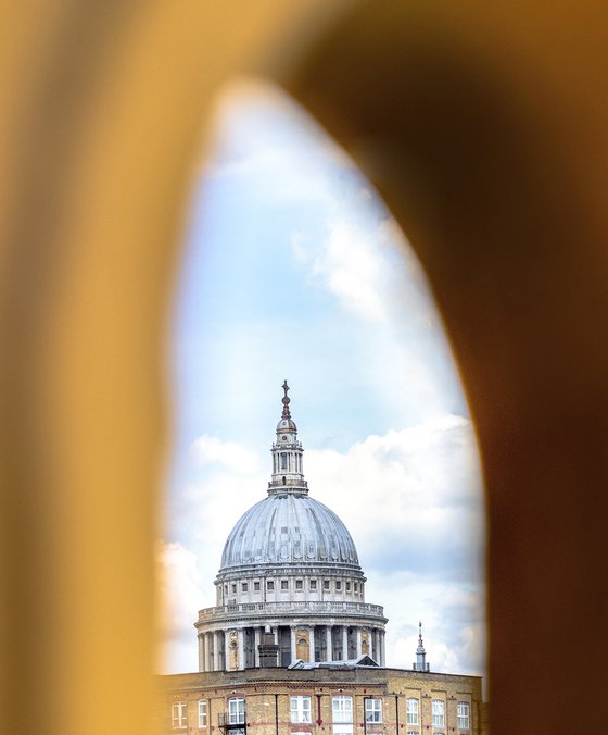 Golden St Pauls (Southwark Bridge) white boarder  1/20 12X18