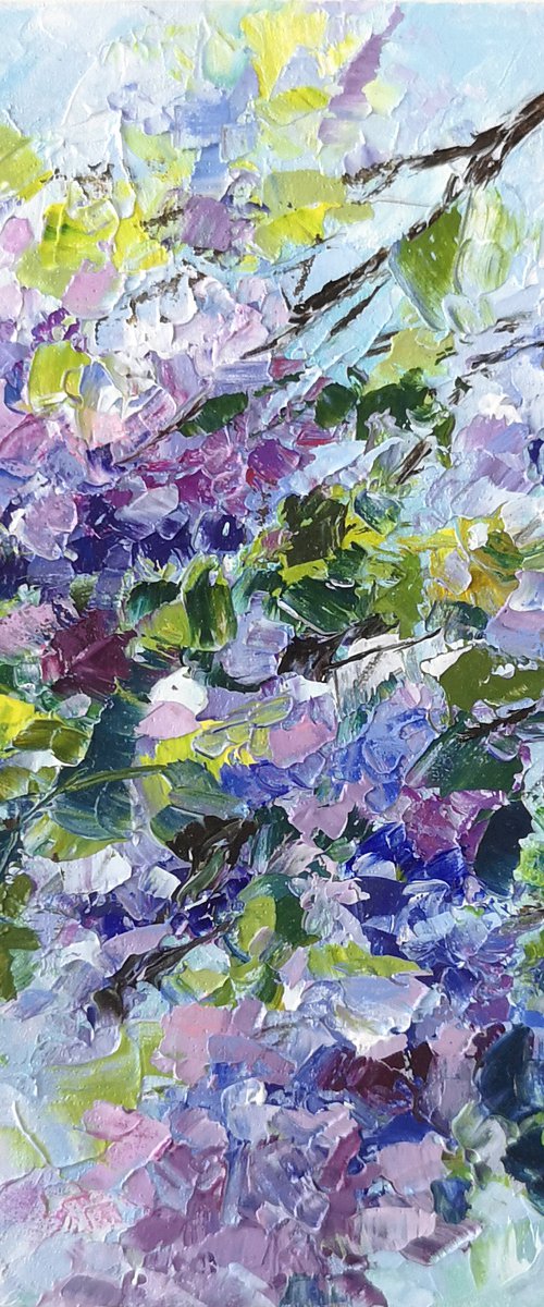 Lilac flowers, small impressionist floral painting by Olga Grigo