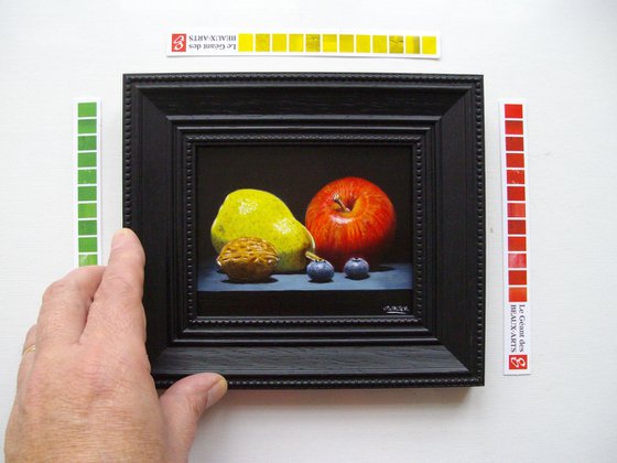 Fruit in chiaroscuro