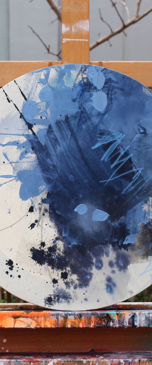 Blue Hour (Circle) by Daniela Schweinsberg