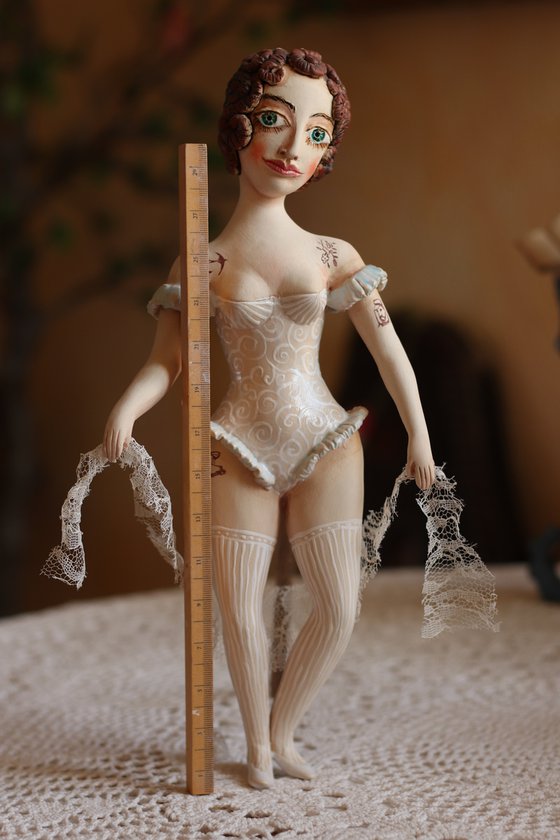 From the Cabaret girls. Girl with a birds. Wall sculpture by Elya Yalonetski