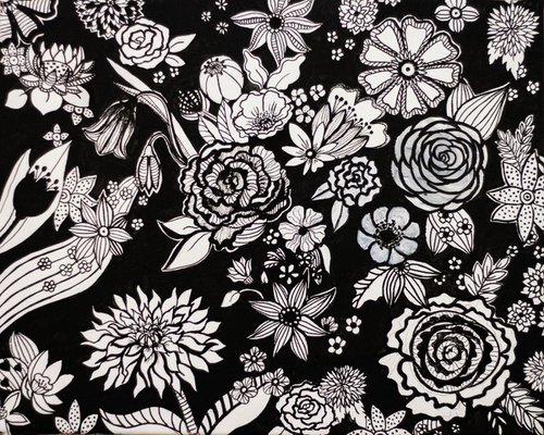 Black And White Flowers by Ihnatova Tetiana