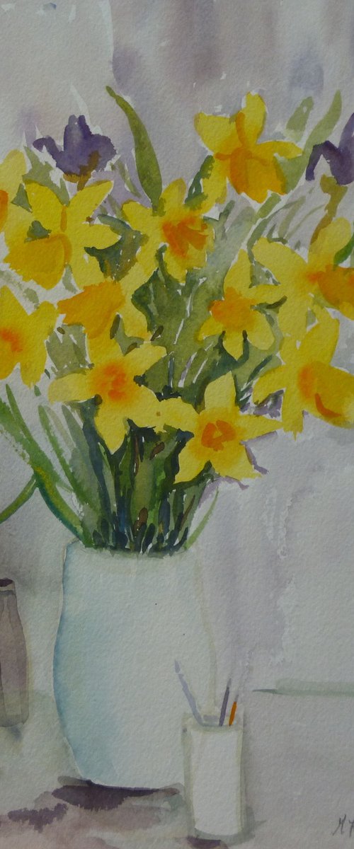 Still Life with daffodils by Maire Flanagan