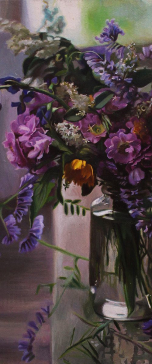 small bouquet in a glass jar by Darya Klunnikova