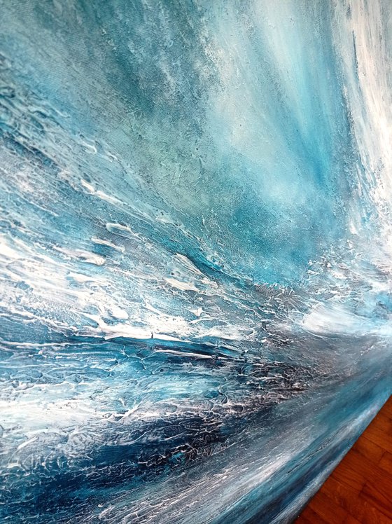 Breaking wave