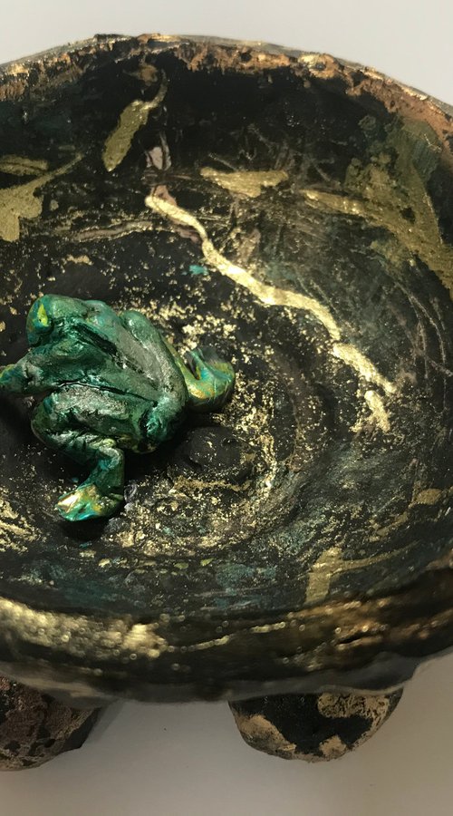 Frog In Pot O' Gold by Maxine Anne  Martin