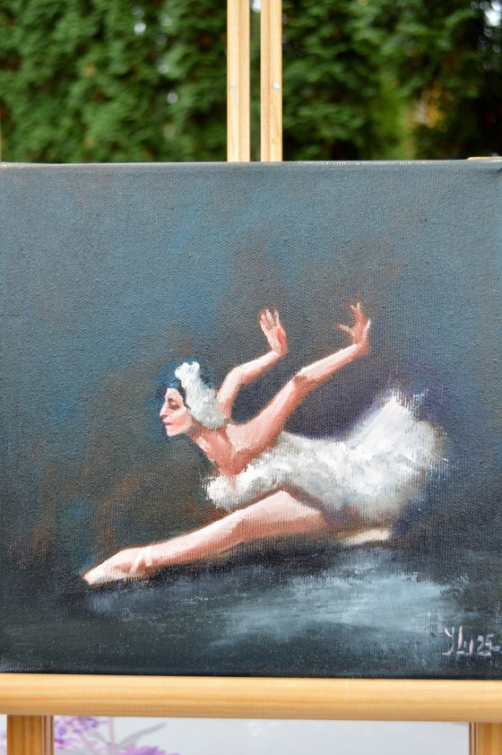 Arms like a swan's wings