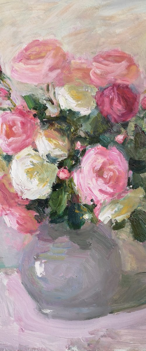 Delicate roses by Olga Samar