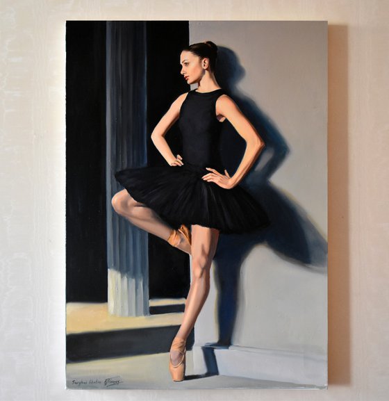 A ballerina black swan